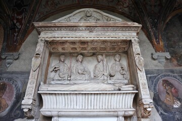 Fototapeta na wymiar Napoli - Monumento funebre di Costantino Castriota Scanderberg di Jacopo della Pila