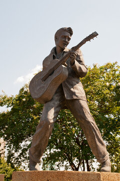 Statue of rock legend Elvis Presley in Memphis, Tennessee.