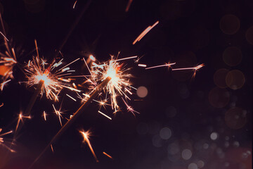 Wunderkerze - Neujahr / Silvester / Feier - Glittering - Burning Sparkler, Happy New Year ,-...