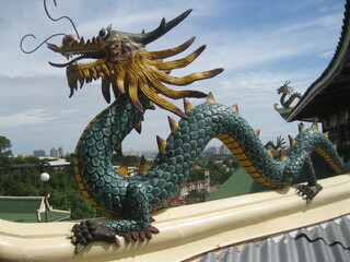 chinese dragon statue