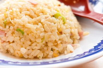 中華料理の定番「炒飯（チャーハン）」