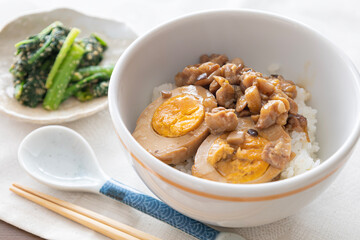 台湾グルメ「魯肉飯（ルーローハン）」