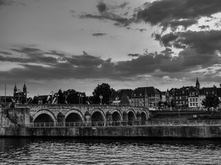 Fototapeta premium Die Stadt Maastricht an der Maas
