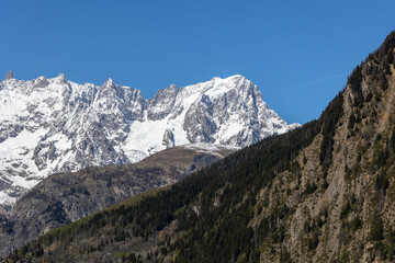 Fototapeta na wymiar Italian alps mountain , grand jorasse