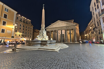 Fototapeta na wymiar The Pantheon in Rome as well as the surrounding square