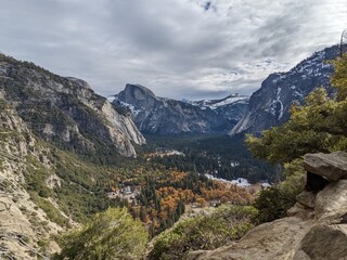 Fototapeta na wymiar View from Upper Yosemite Falls