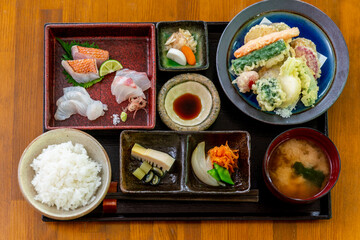 日本料理　和食　定食　刺身　天ぷら