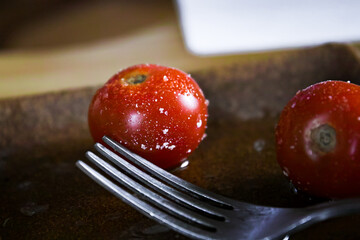 赤いトマトと日常