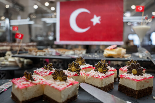 Kuchenbuffet Bilder – Durchsuchen 364,345 Archivfotos, Vektorgrafiken ...