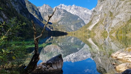 Fototapeta na wymiar Beautiful shot of a landscape reflecting in the lake