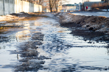 floods in the city due to the winter thaw