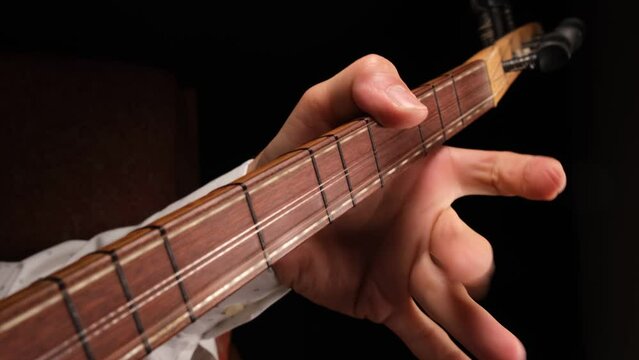 turkish saz playing