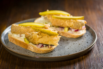 sandwich with roasted herring