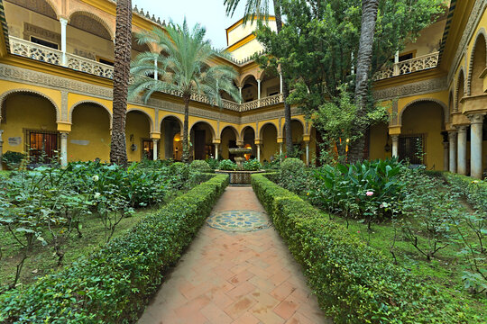 Courtyard of the Palacio de las Duenas