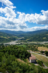 Fototapeta premium Paese di Bardi, provincia di Parma, Emilia Romagna