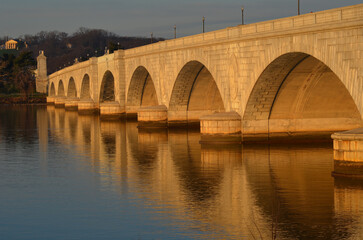 Fototapeta na wymiar memorial bridge and Washington cityscape - Washington dc united states