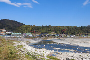 Fototapeta premium 天竜川（長野県中川村）