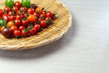 新鮮なミニトマト