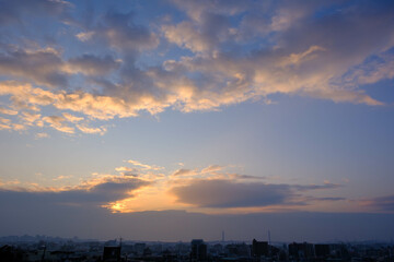 都市の夜明け。神戸市街地より芦屋大阪方面を臨む