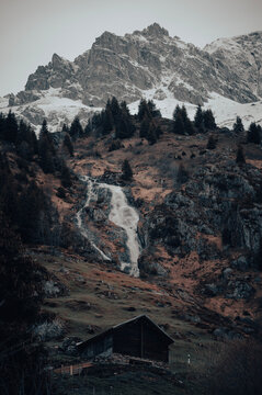 Moody hut