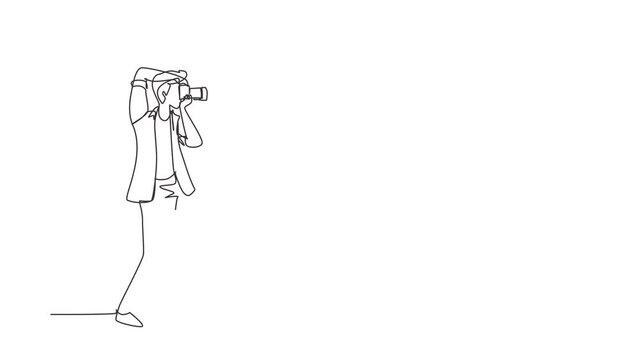 Animated self drawing of continuous one line draw photographer aiming target photos, People holding camera, taking photos. Professional photographer taking pictures. Full length single line animation
