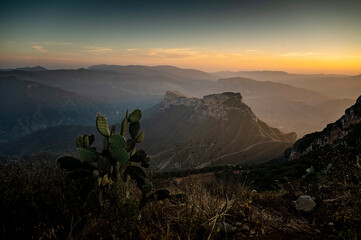 atardecer cerro media luna 