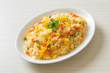 fried rice with mixed vegetable (carrot, green bean peas, corn) and egg