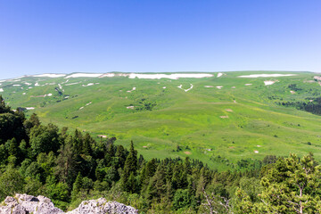 Obraz premium Summer, mountainous terrain, hiking trails running through the park, a place for walking and recreation.