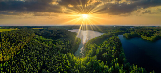 Obraz premium sunrise over the fields