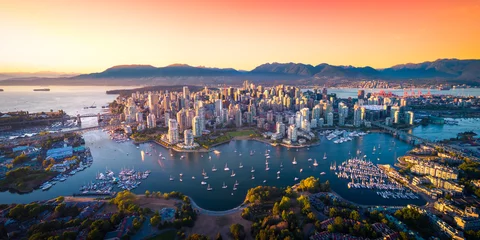 Papier Peint photo Canada Beautiful aerial view of downtown Vancouver skyline, British Columbia, Canada at sunset
