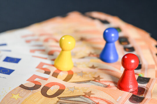 argent banque business affaires commerce euro dollar change echange epargne credit famille familliale allocation revenu salaire