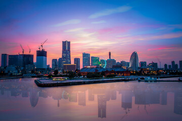 Naklejka premium city scape at sunset