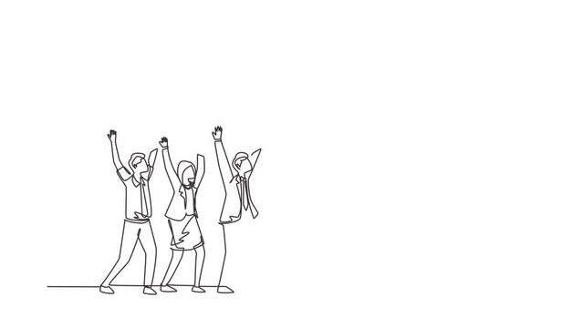 Animated self drawing of continuous line draw concept of joint teamwork, building business team. Men women hold and lift light bulb. Idea generation, creative search. Full length single line animation