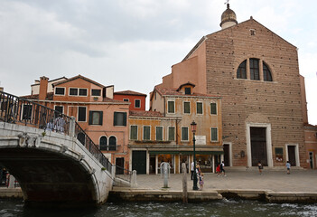 Fototapeta na wymiar A church in Venice, Italy