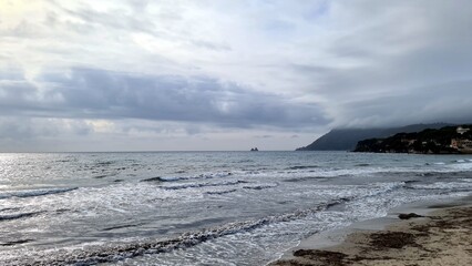 Le Massif du Cap-Sicié pris des Sablettes (Seyne-sur-Mer)