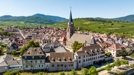 Vue aérienne du village de Bergheim, Alsace. L'un des plus beaux villages de France - obrazy, fototapety, plakaty