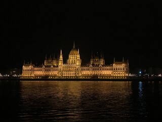 Obraz premium hungarian parliament building