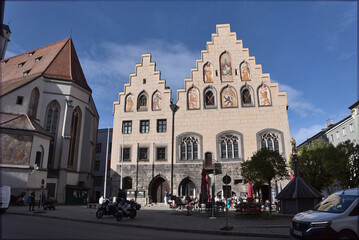 Fototapeta premium panoramic view of bavarian city Wasserburg am Inn