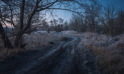 Fototapeta premium Winter sunrise on river