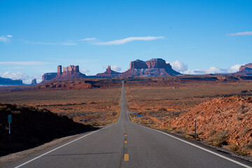road to Monument Valley