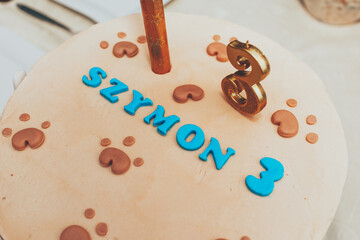 Tort urodzinowy dla Szymona z okazji 3 urodzin. - obrazy, fototapety, plakaty