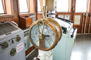 The command speed telegraph to communicate the speed to the engine room. This is the one used by the William G Mathers, now a museum ship in Cleveland Ohio. © Daniel