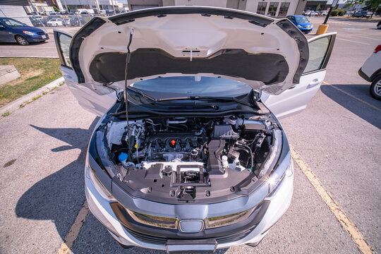Car engine inspection before purchase. Pre purchase or pre delivery engine compartment check. Service in garage or shop. Certification of used car or vehicle for sale, trade in or financing.
