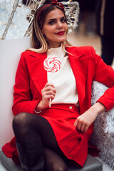 Mannequin femme dans Aix en Provence en France à Noel en hiver.
