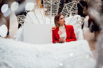 Mannequin femme dans Aix en Provence en France à Noel en hiver.