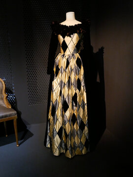 80s fashion : Yves Saint Laurent, "Harlequin" evening dress in silk - 1979