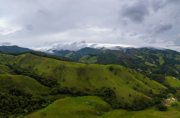 Mountains that form the border between the state of São Paulo and Rio de Janeiro. Mountains, trees...