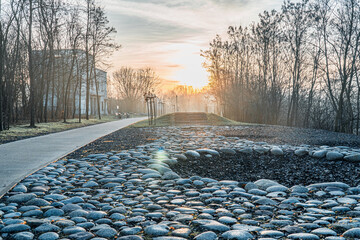 Nowoczesny szlak rowerowy, Żelazny Szlak Rowerowy na Śląsku w Polsce wczesnym rankiem zimą - obrazy, fototapety, plakaty