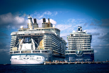 Cruise ships vacation
