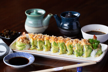 sushi aguacate